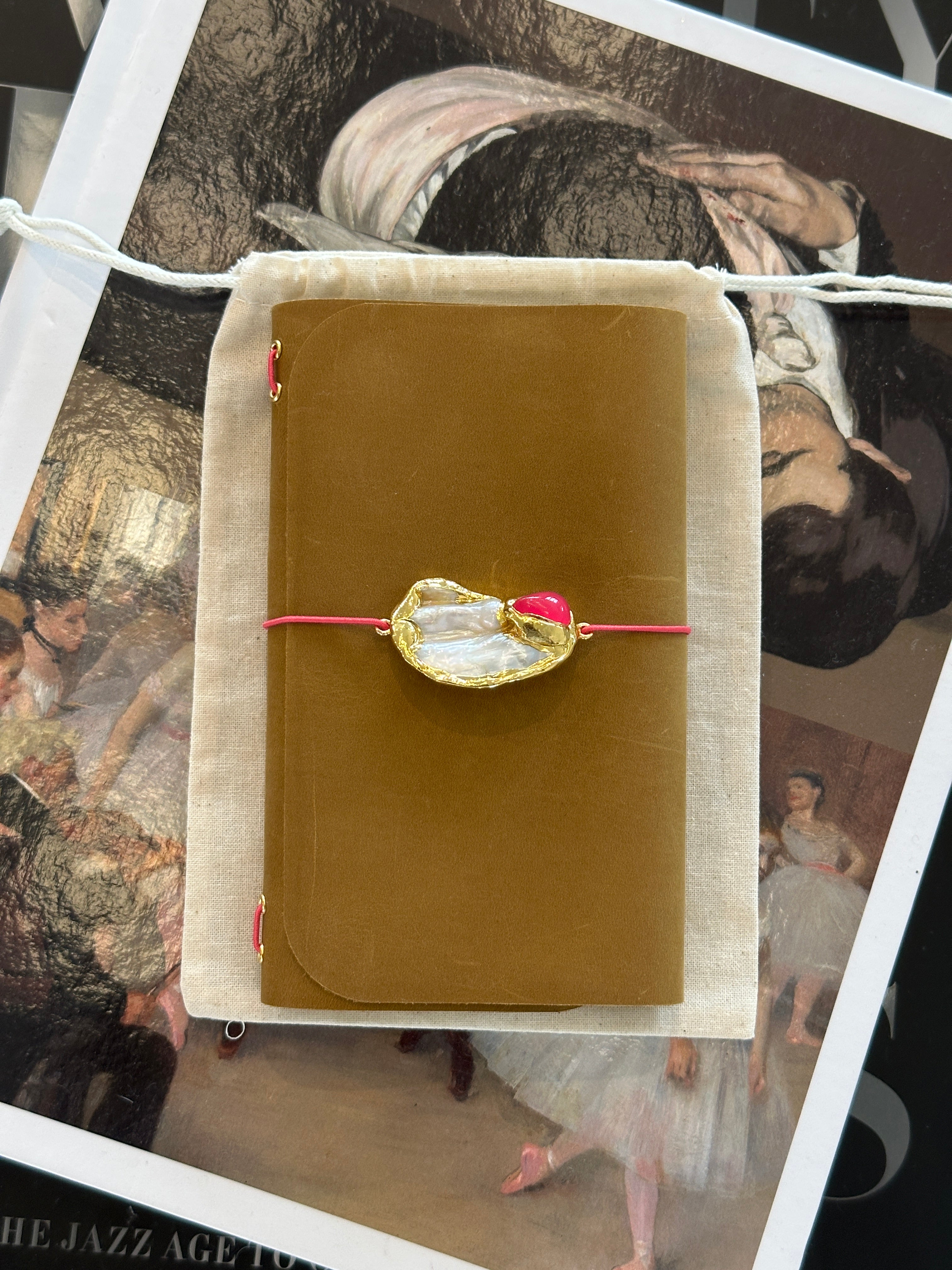 Pocket Biscuit/ Vintage Charm