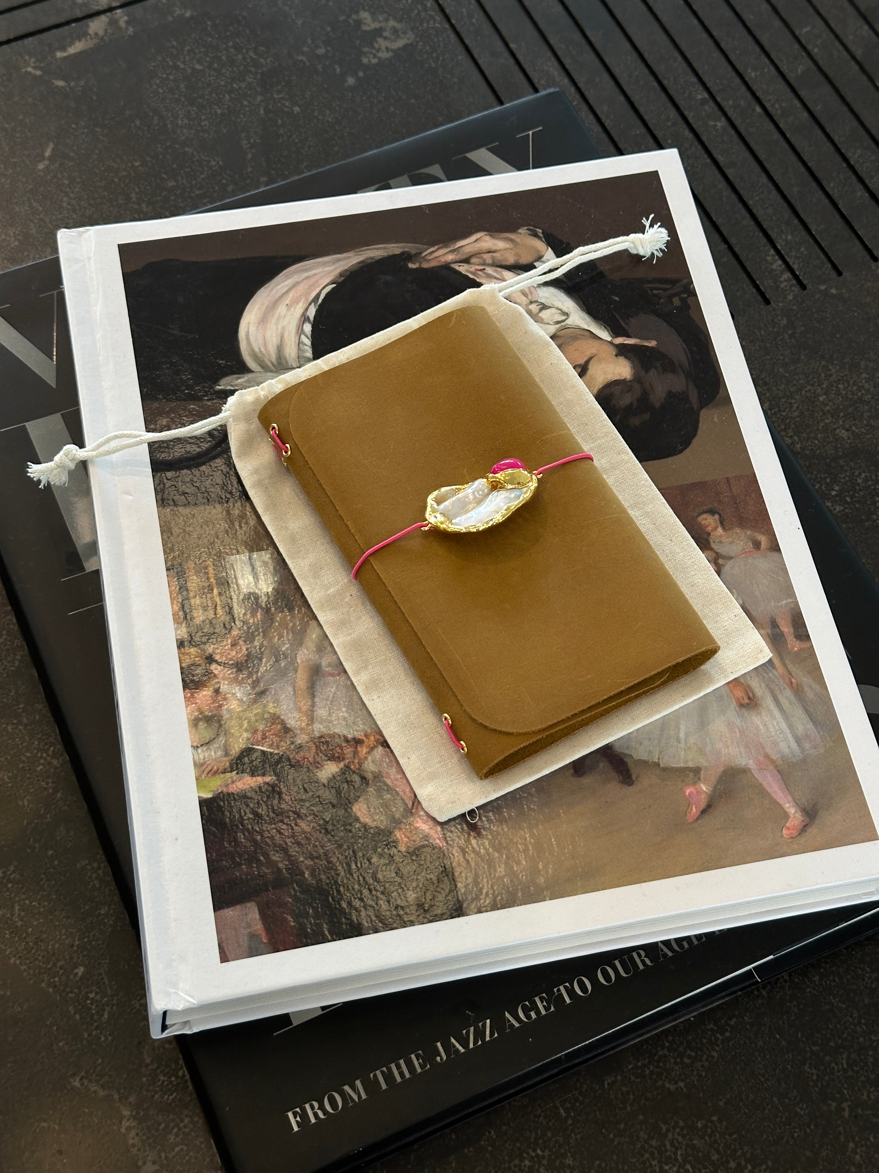 Pocket Biscuit/ Vintage Charm