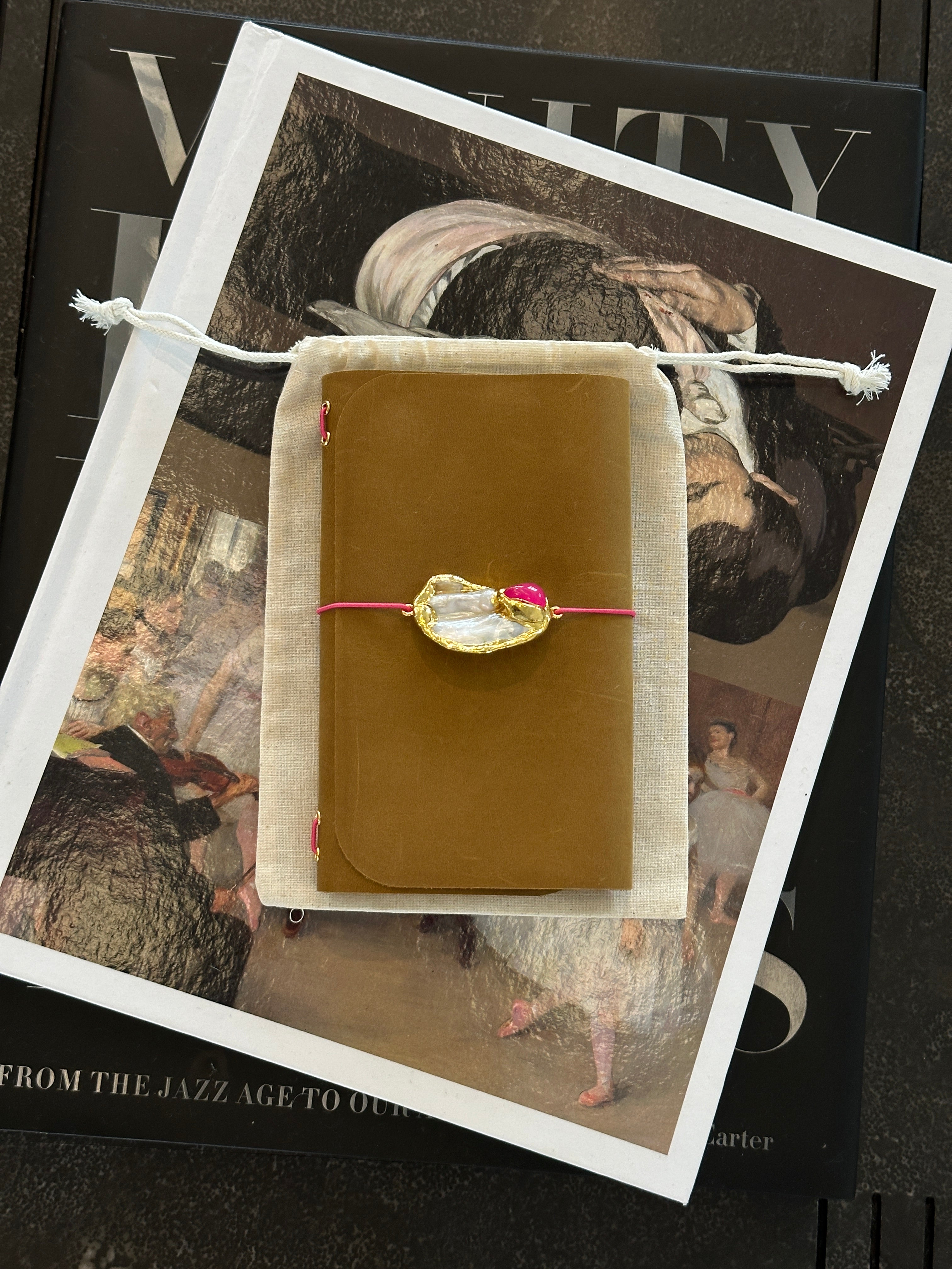 Pocket Biscuit/ Vintage Charm